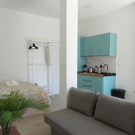 Casa De Huespedes Carabanchel1 Hotell Madrid Exteriör bild